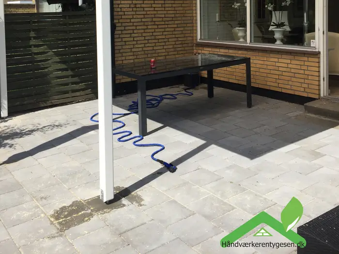 Montering af terrasseoverdækning (2)